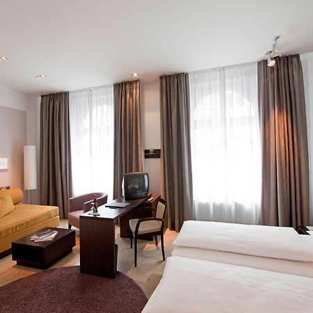 BURNS Art Hotel Düsseldorf Zimmer foto