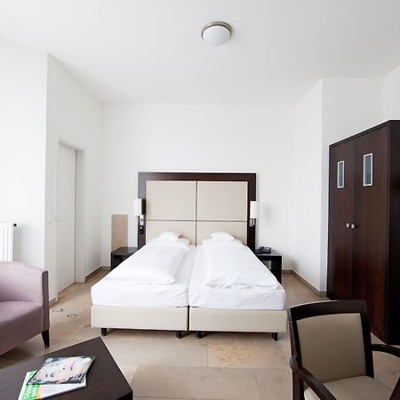 BURNS Art Hotel Düsseldorf Zimmer foto