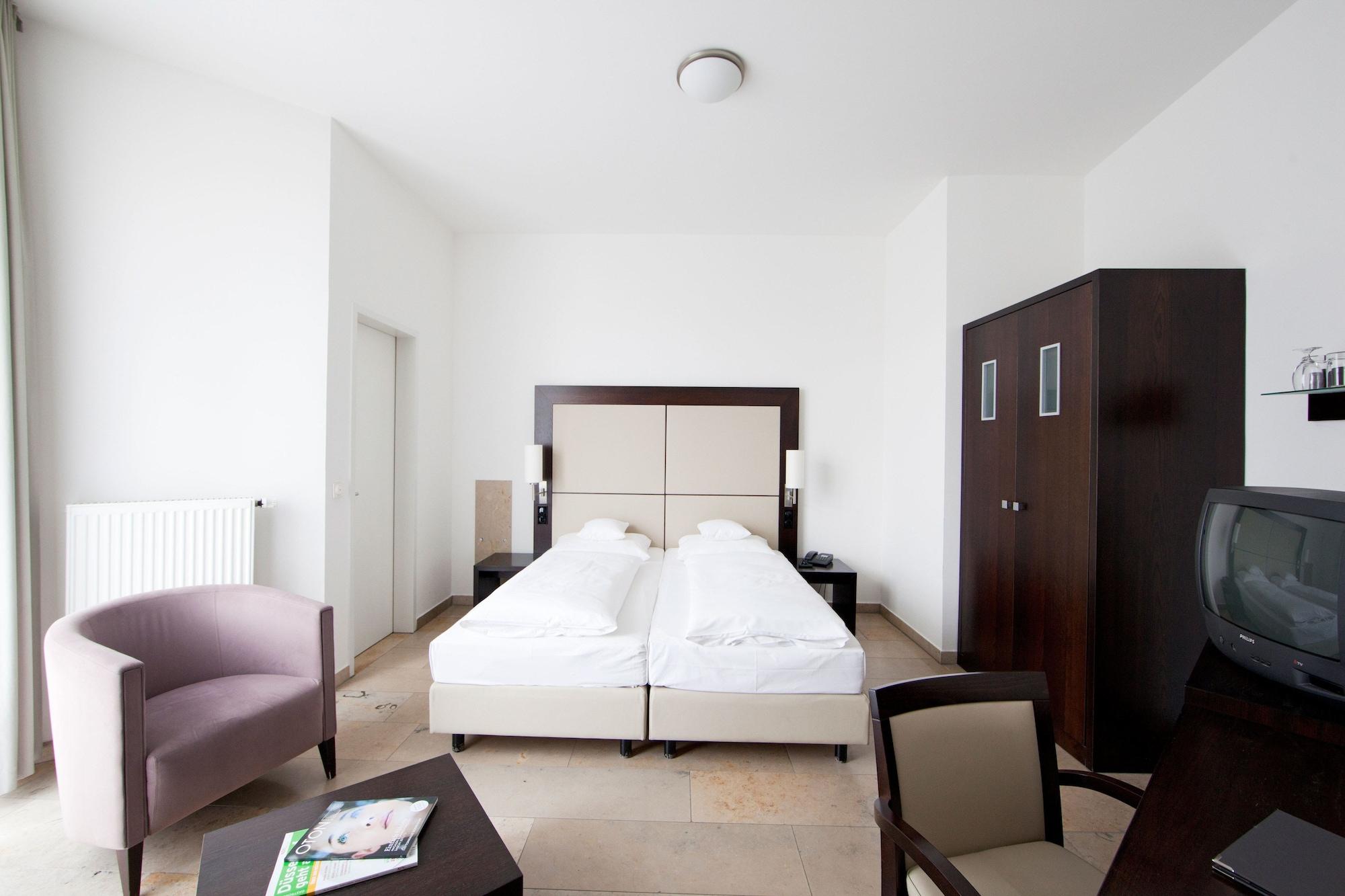 BURNS Art Hotel Düsseldorf Zimmer foto
